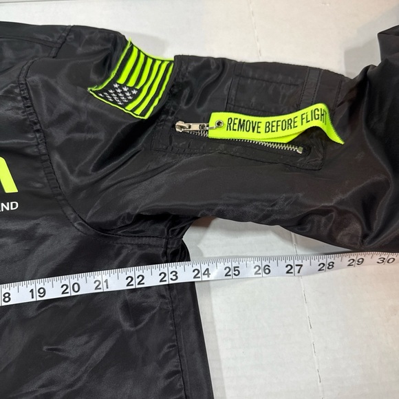 Men’s Nasa Black & Green Jacket SZ Medium - Picture 1 of 10